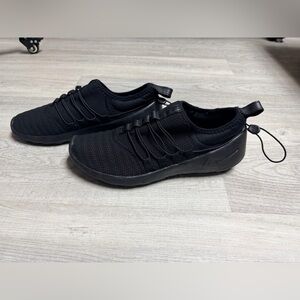 Nike Men's All-Black Knit Sneakers